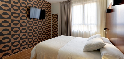 At Hotel Doña Urraca we want you to discover every corner of our facilities through images. At Hotel Doña Urraca we want you to discover every corner of our facilities through images.